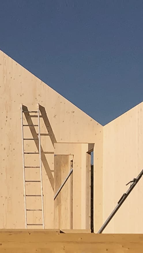 DESIGN &
BUILD