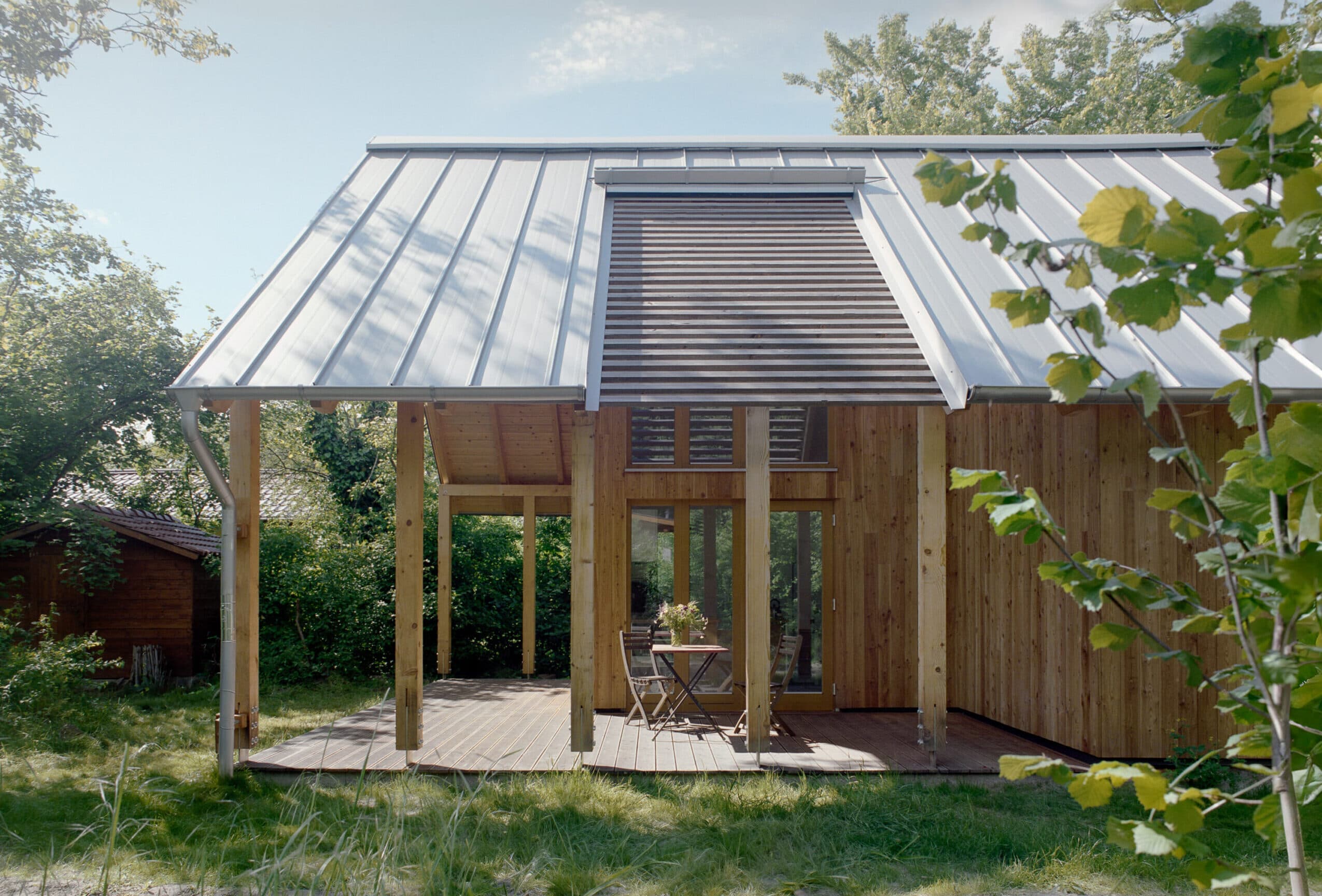 Equinox_Szigetmonostor_hétvégi ház_fedett-nyitott terasz