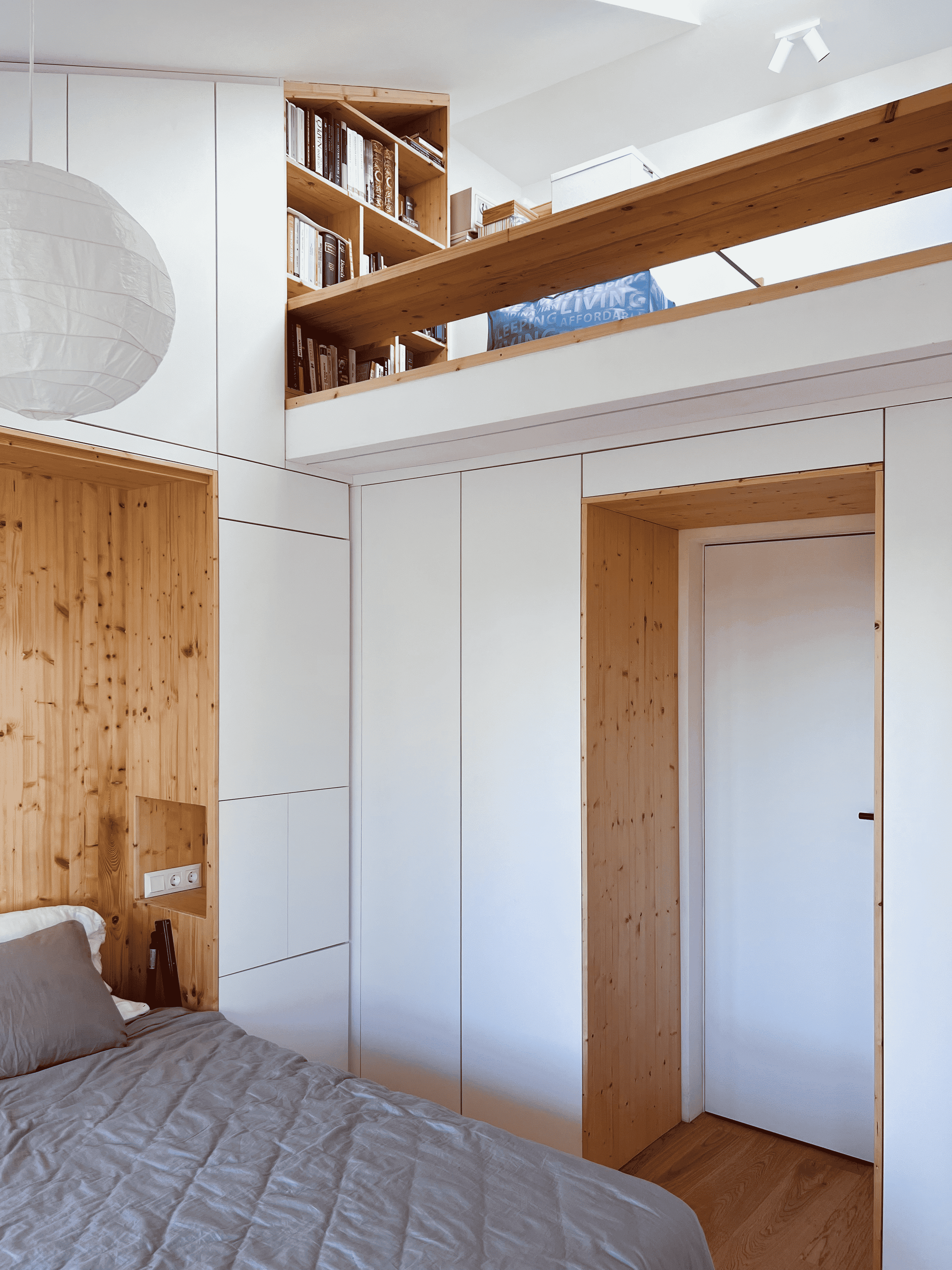 renovation of a compact appartment_equinox_bedroom