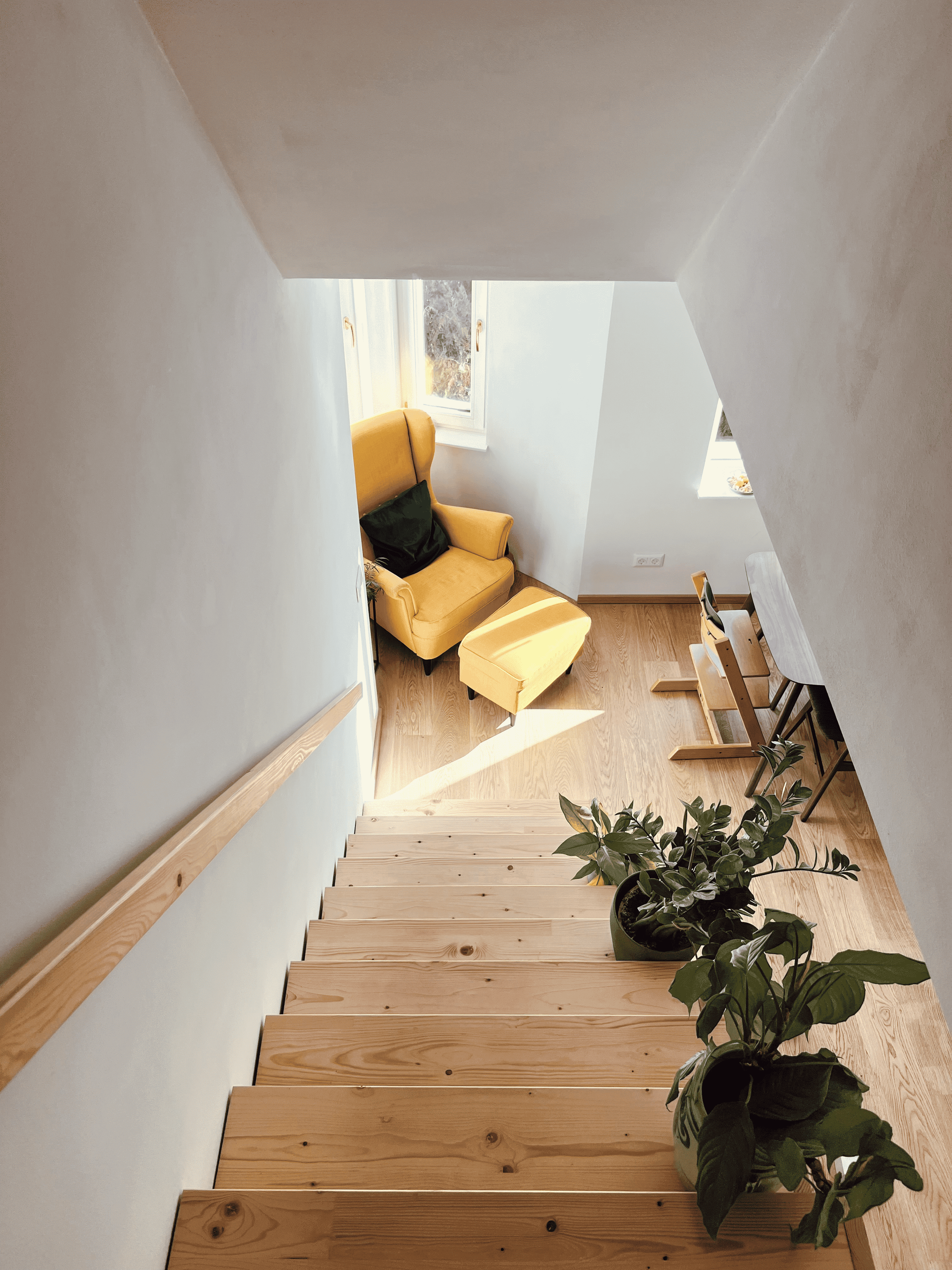renovation of a compact appartment_equinox_stairs