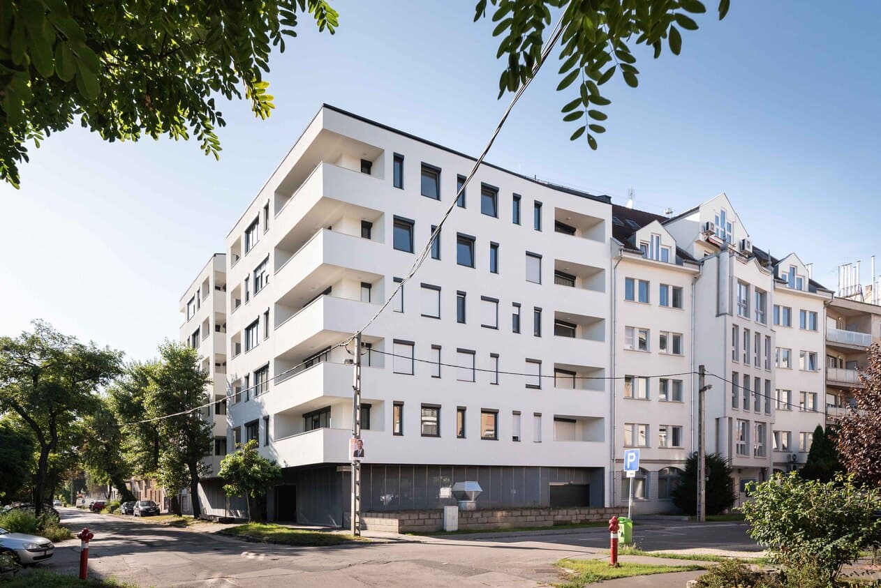 Equinox Founding Partner Bálint was the lead designer and project manager of this 35-unit apartment building in Budapest, Hungary.