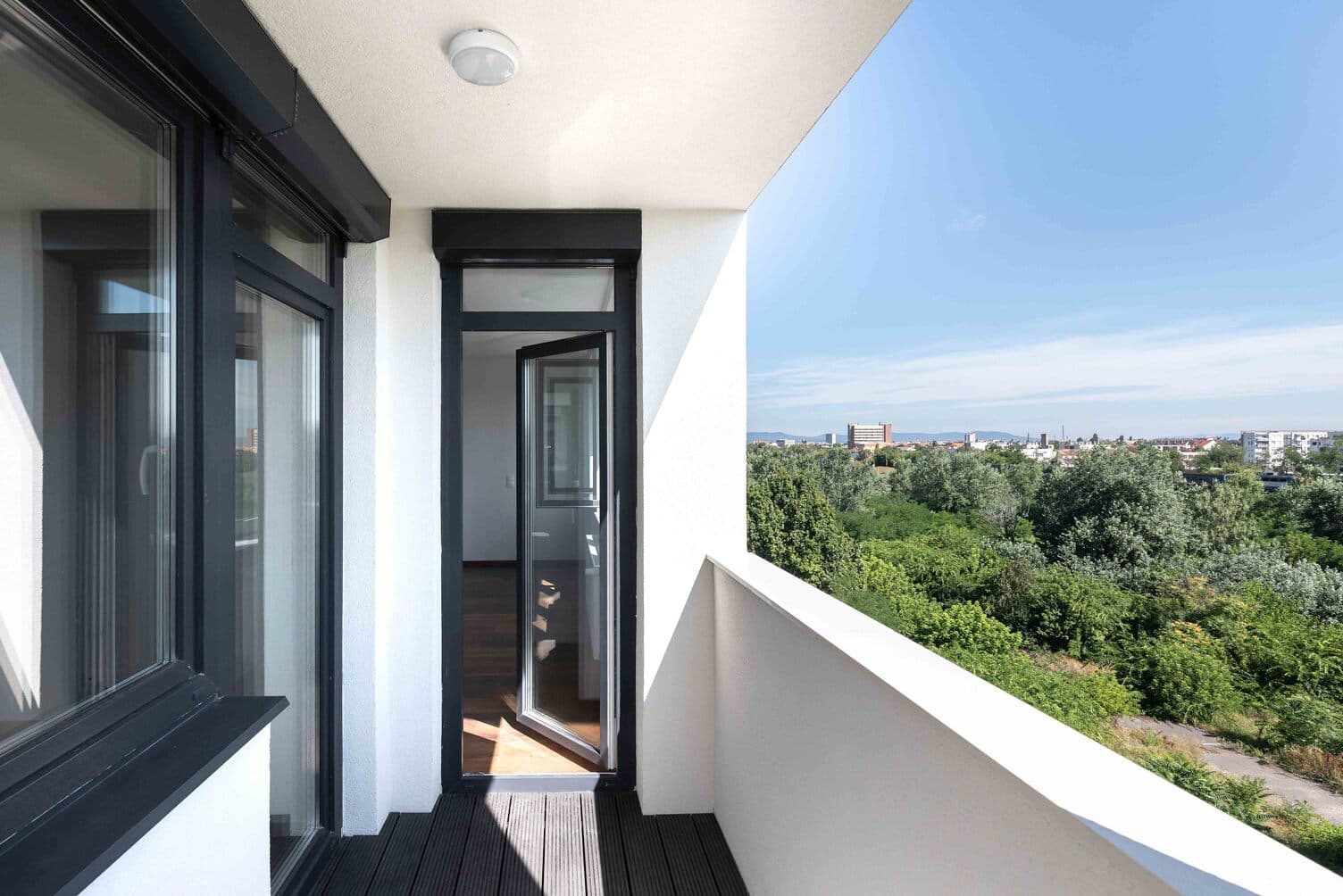 Equinox Founding Partner Bálint was the lead designer and project manager of this 35-unit apartment building in Budapest, Hungary.