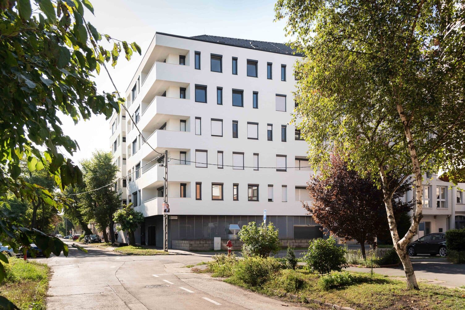 Equinox Founding Partner Bálint was the lead designer and project manager of this 35-unit apartment building in Budapest, Hungary.